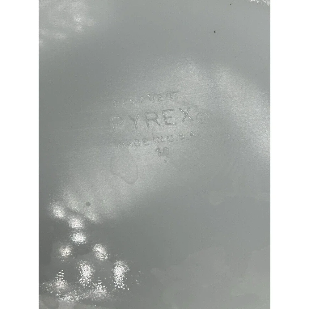 Vintage Pyrex Black Snowflake‎ 1.5 Quart Oval Casserole Dish with Lid